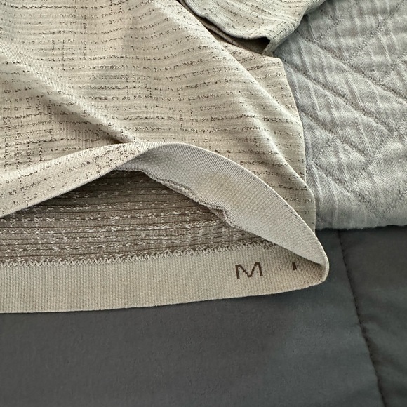 Lululemon Metal Vent Tech 2.0, Long Sleeved Shirt In Tan - Picture 2 of 3